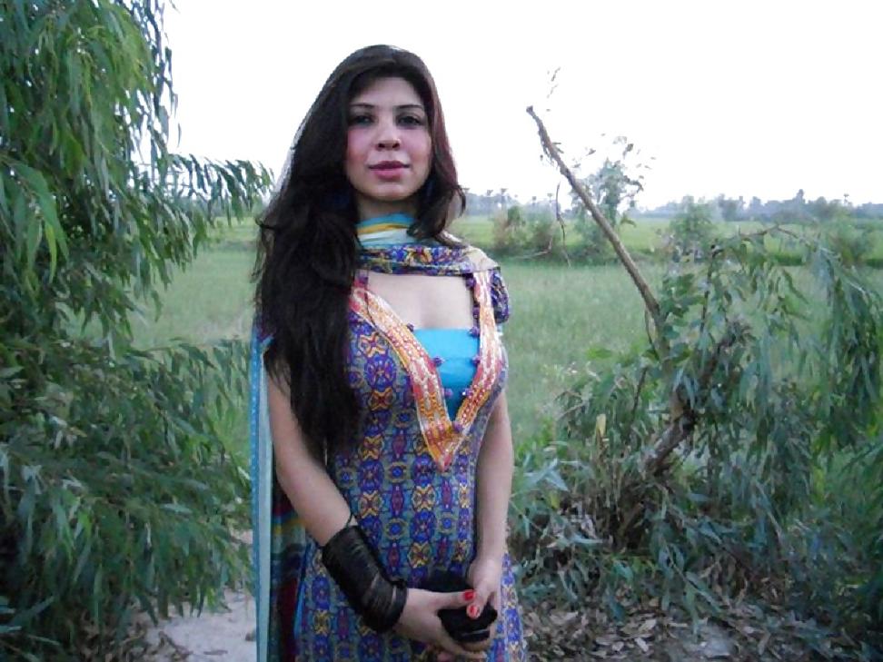20P Sexxie Paki Chick for Bukkake and Gang Bang