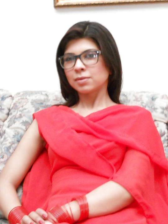 20P Sexxie Paki Chick for Bukkake and Gang Bang