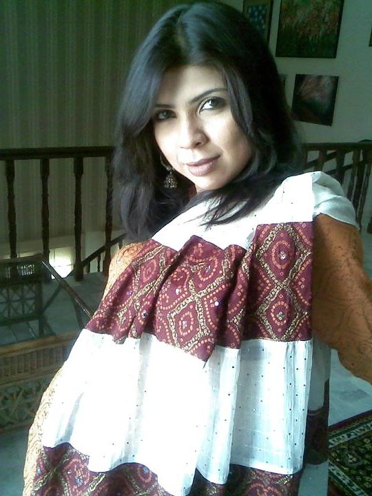 20P Sexxie Paki Chick for Bukkake and Gang Bang