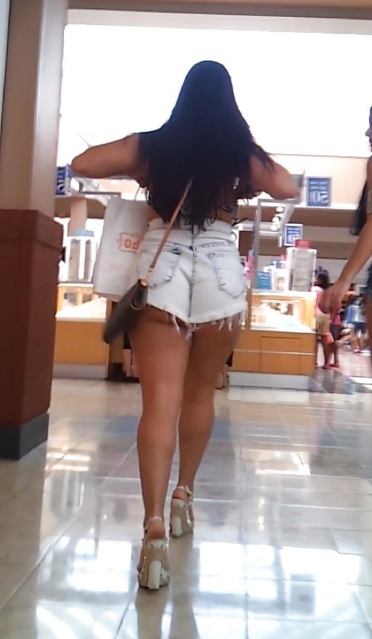 24P SUPER Sexy Latina Babe SHORTS ASS OUT voyeur candid