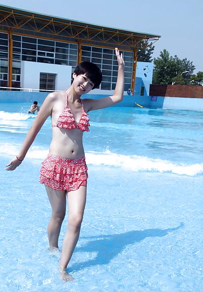 25P My visit to a waterpark (Sexy Asians with Hairy Armpits)