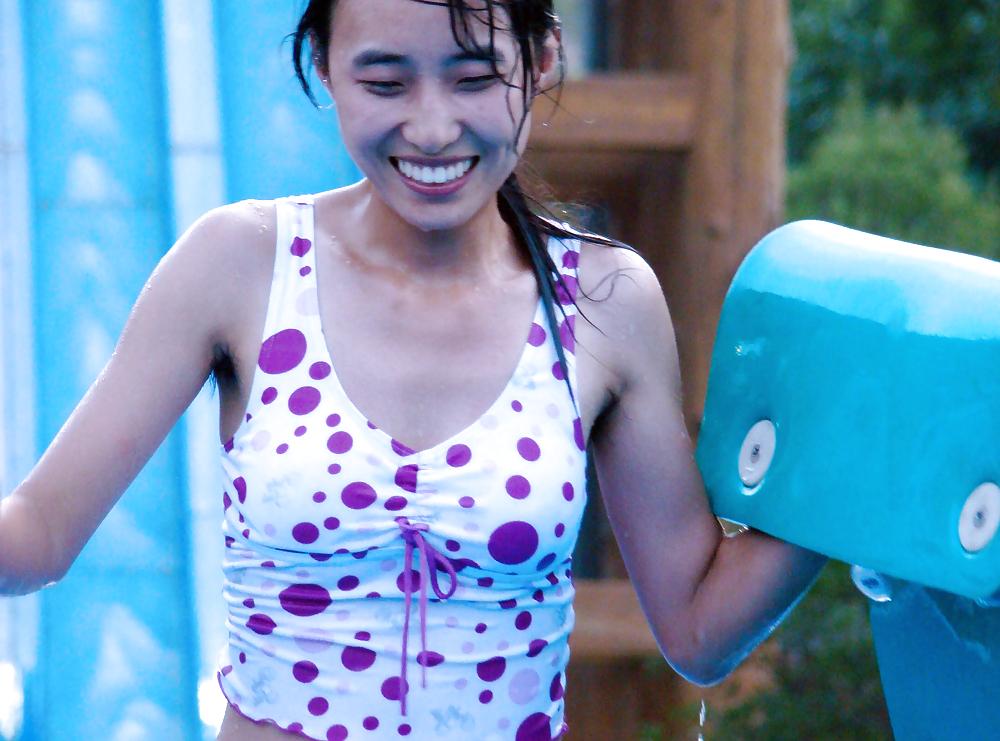 25P My visit to a waterpark (Sexy Asians with Hairy Armpits)