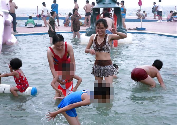 25P My visit to a waterpark (Sexy Asians with Hairy Armpits)