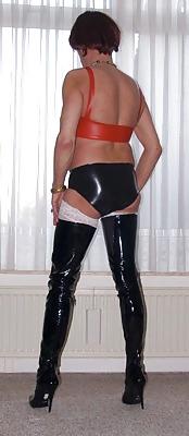 25P Latex oufit