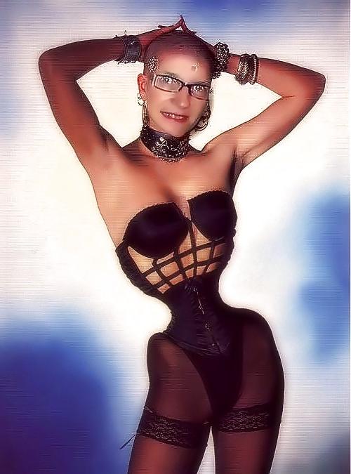 21P Latex-Fetish-Girls