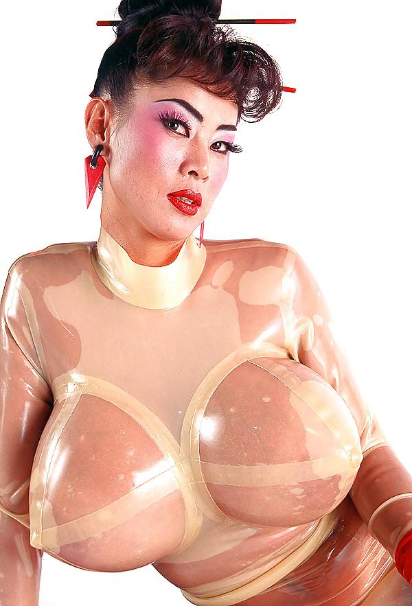 21P Latex-Fetish-Girls