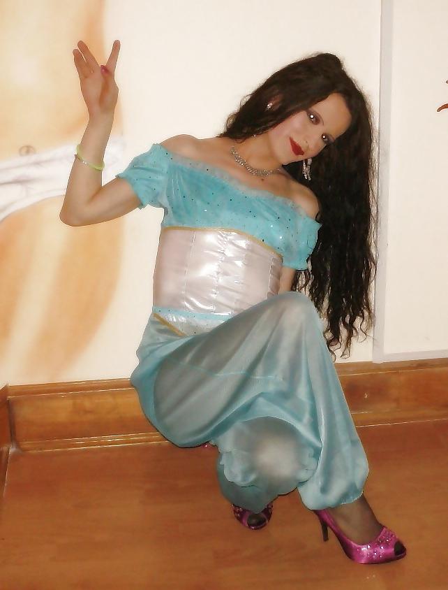 22P Pics from a swinger club.