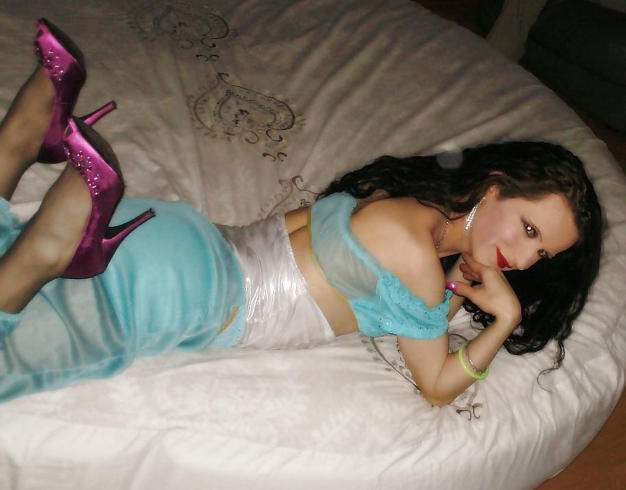 22P Pics from a swinger club.