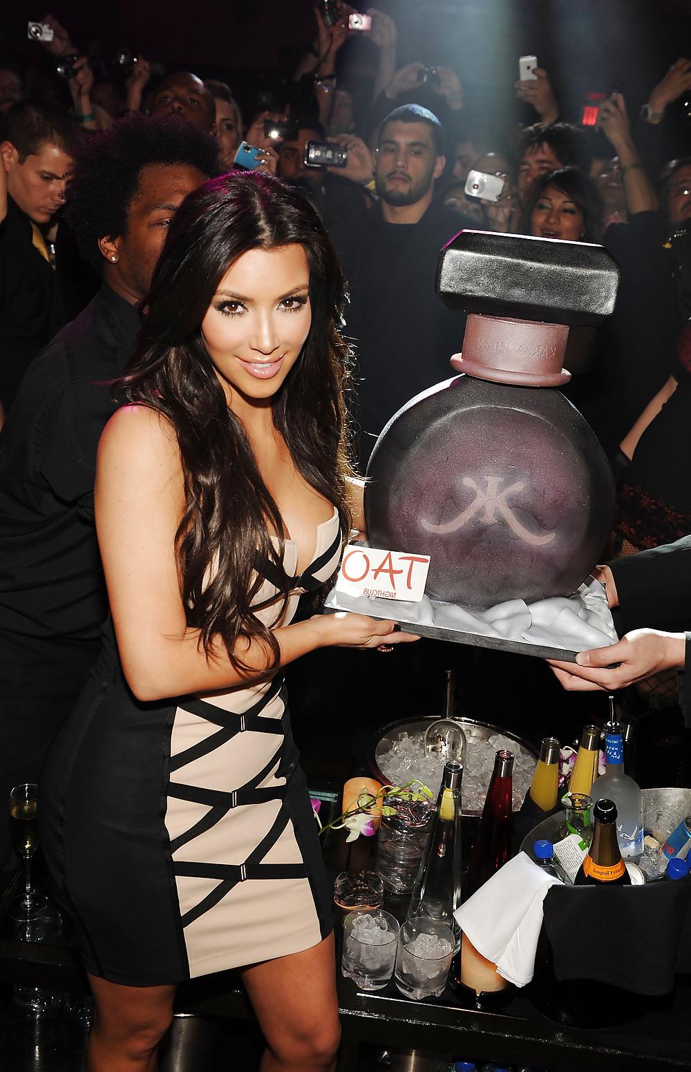 16P Kim Kardashian at TAO Nightclub in Las Vegas