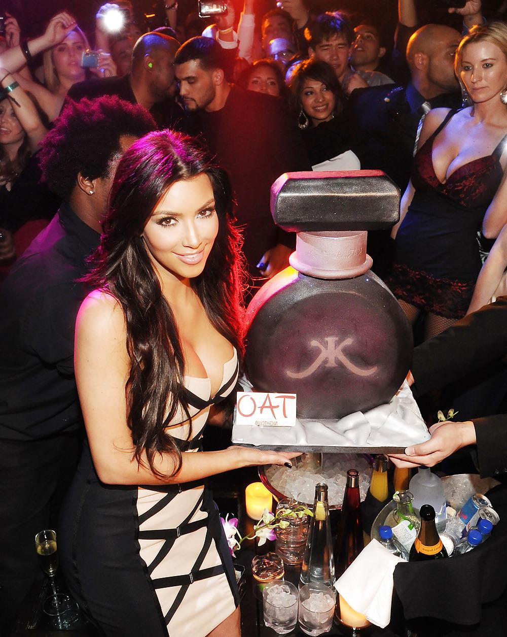16P Kim Kardashian at TAO Nightclub in Las Vegas