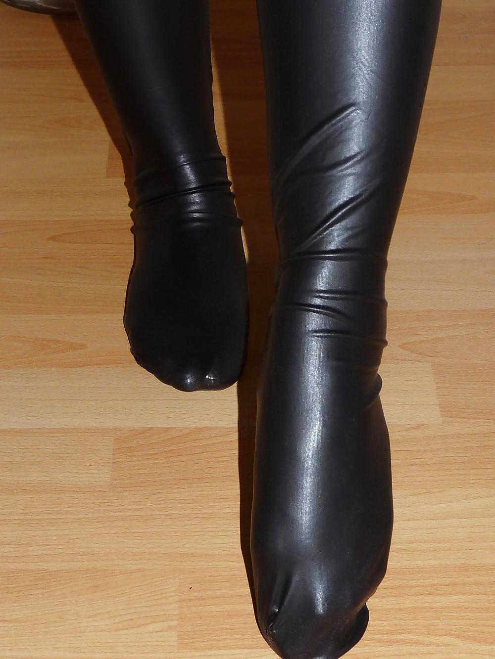 9P Wifes sexy latex leather wetlook shiny stockings