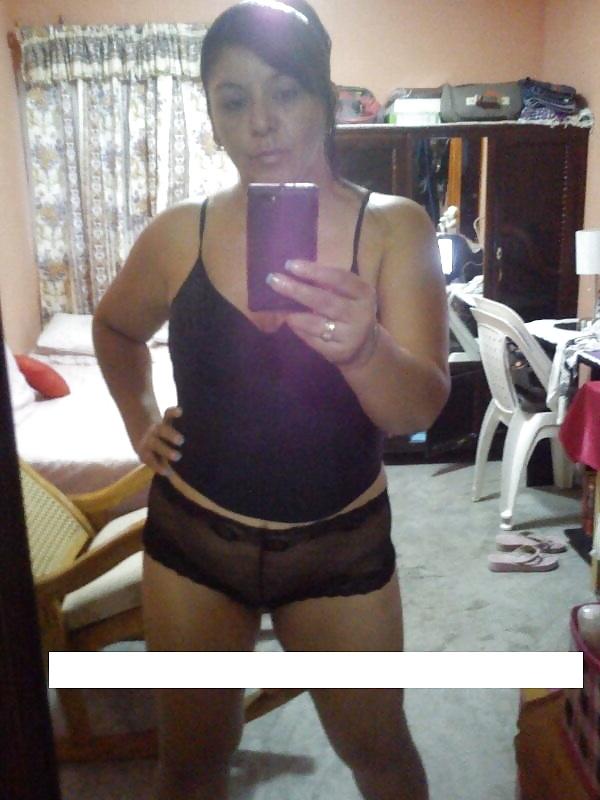 17P Latina mature selfshots