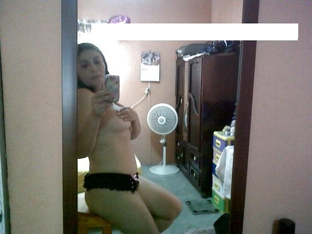 17P Latina mature selfshots
