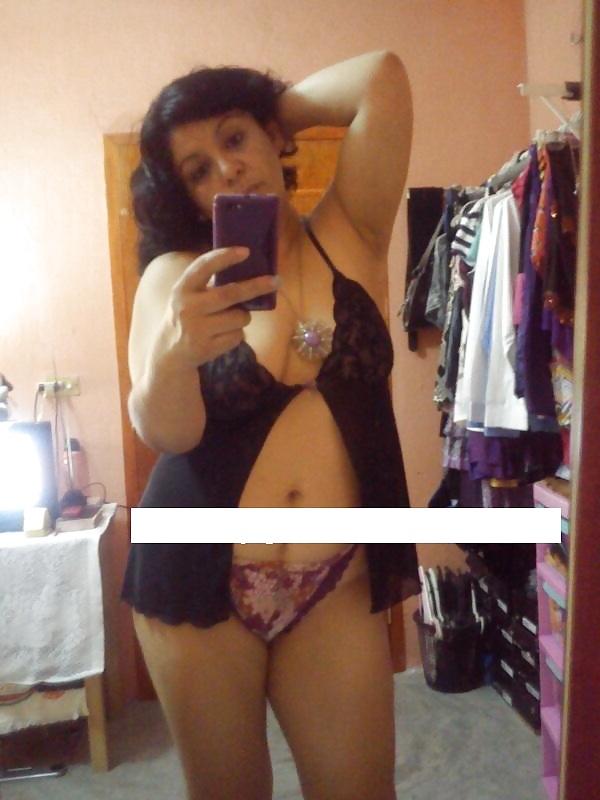 17P Latina mature selfshots