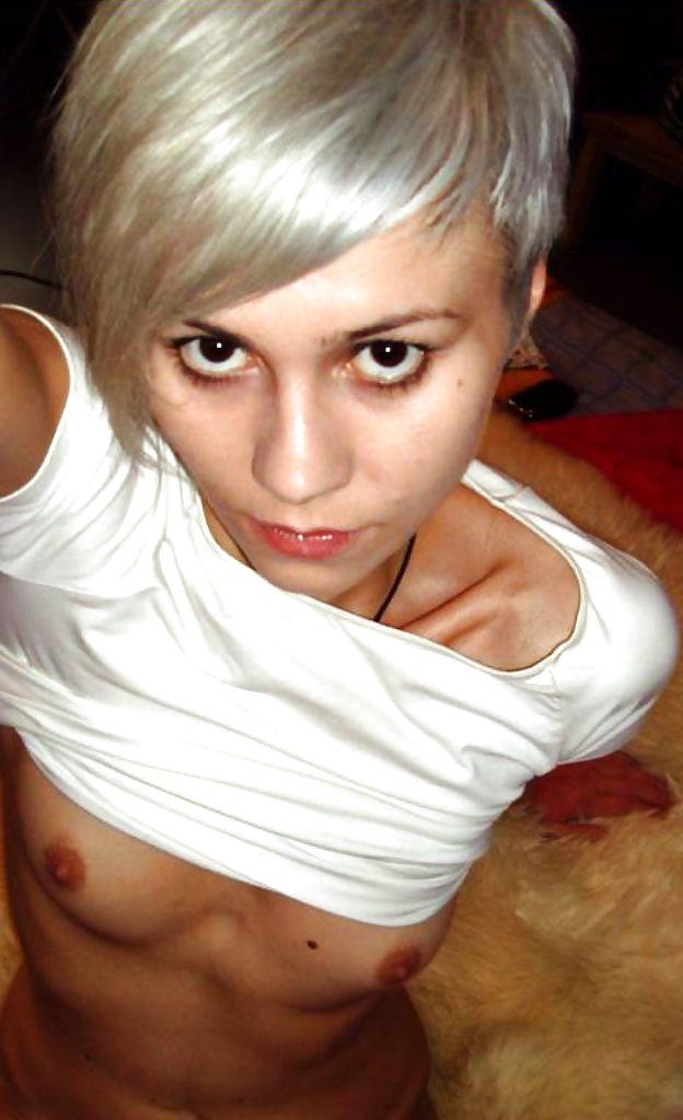 25P Pics of a sweet young German short-haired blonde teen girl