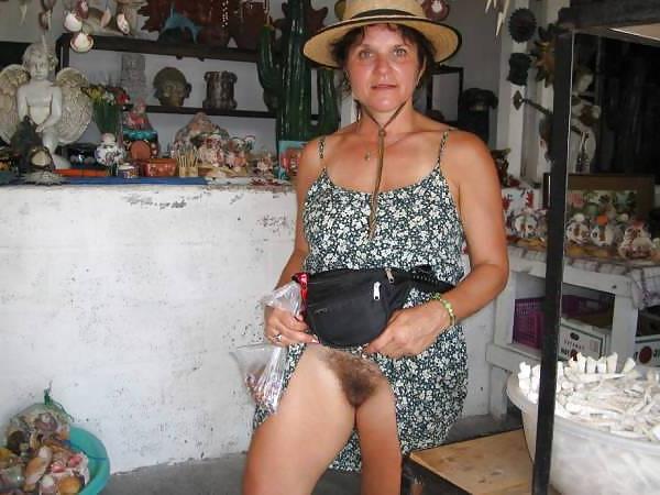 17P Upskirt Hairy