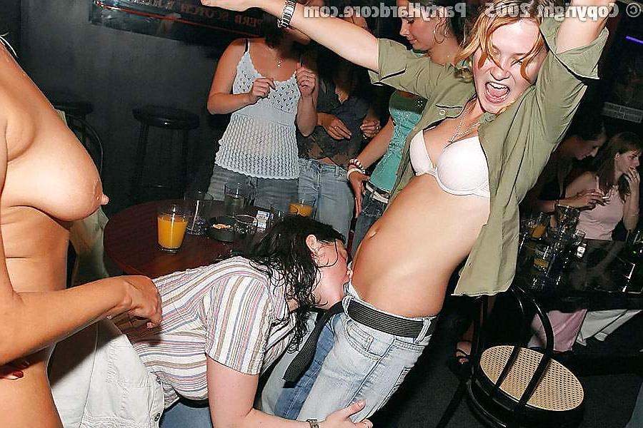 25P SEXY MATURE MILFS PARTY AND FUCK MANY NEW PARTNERS