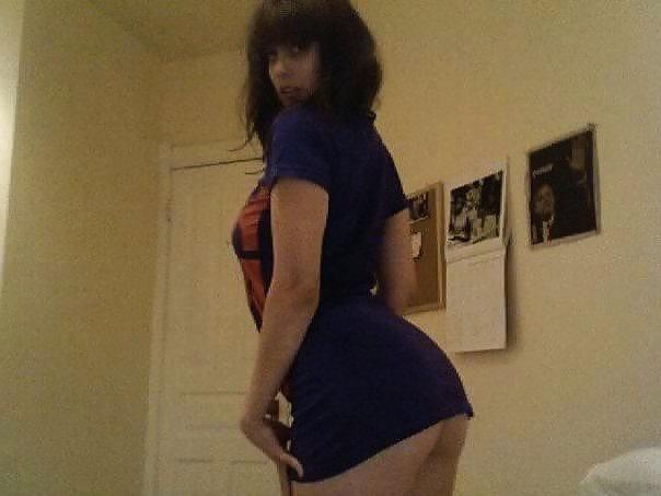 25P Dumb whore's stolen pics