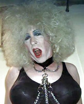 25P JOANNE SLAM TOILET TIME