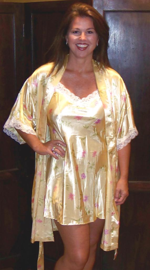 25P Satin Amateurs 3