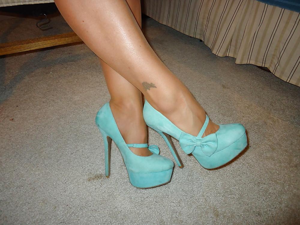 18P Wife in nylons and heels