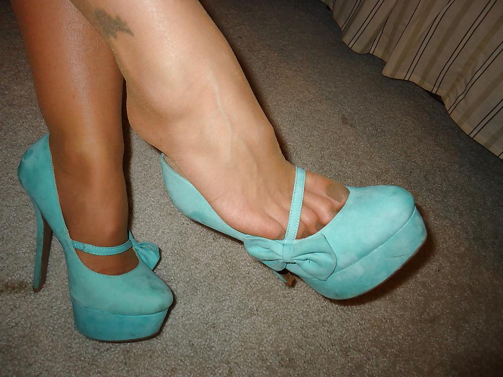 18P Wife in nylons and heels