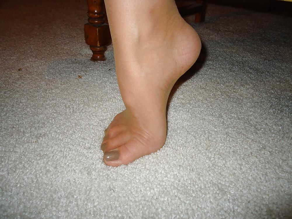 18P Wife in nylons and heels