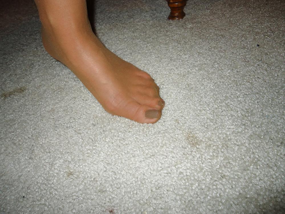 18P Wife in nylons and heels
