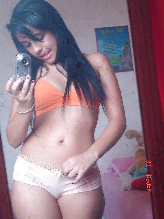 25P Sexy Latina Babes