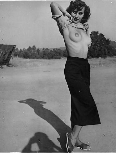 25P Black & White 1960's women