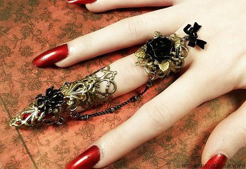 10P I am a Custom Nudist and Lifestyle Jewelry designer.
