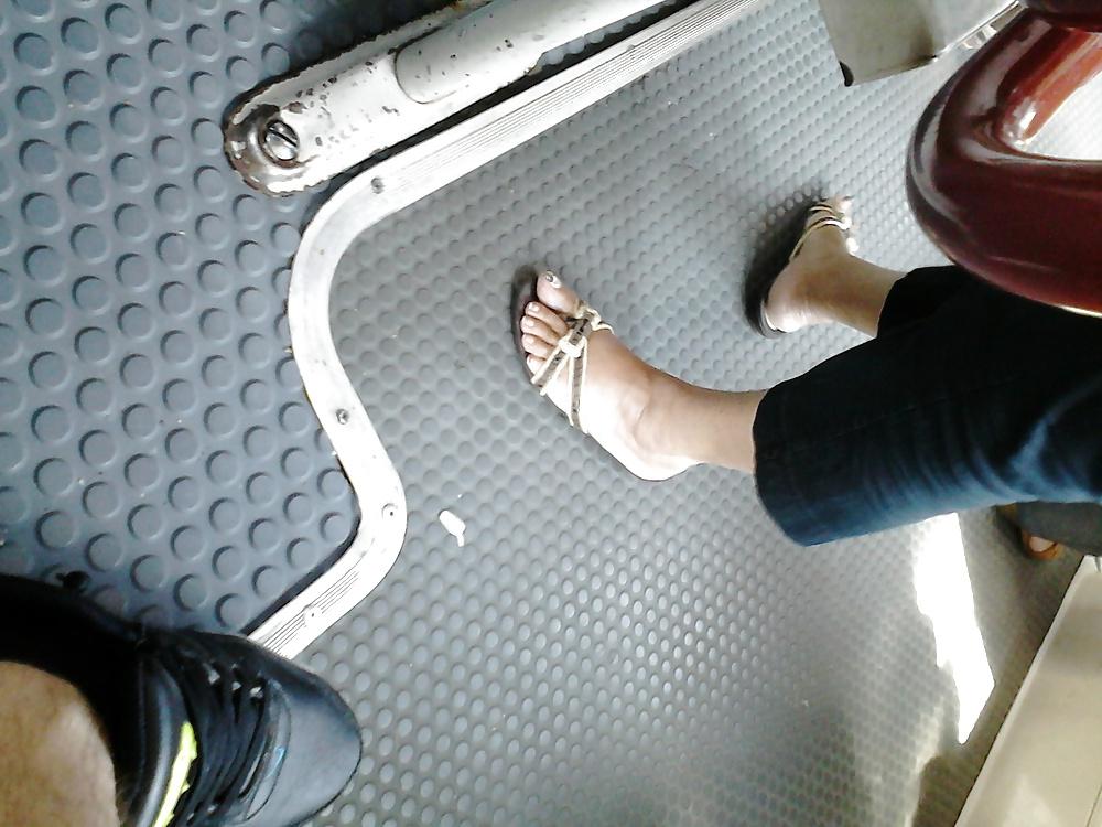 25P Feet in bus