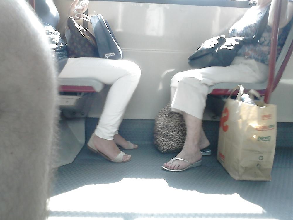 25P Feet in bus
