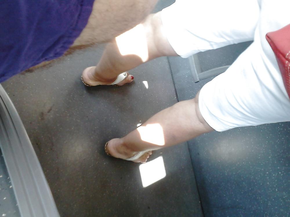 25P Feet in bus