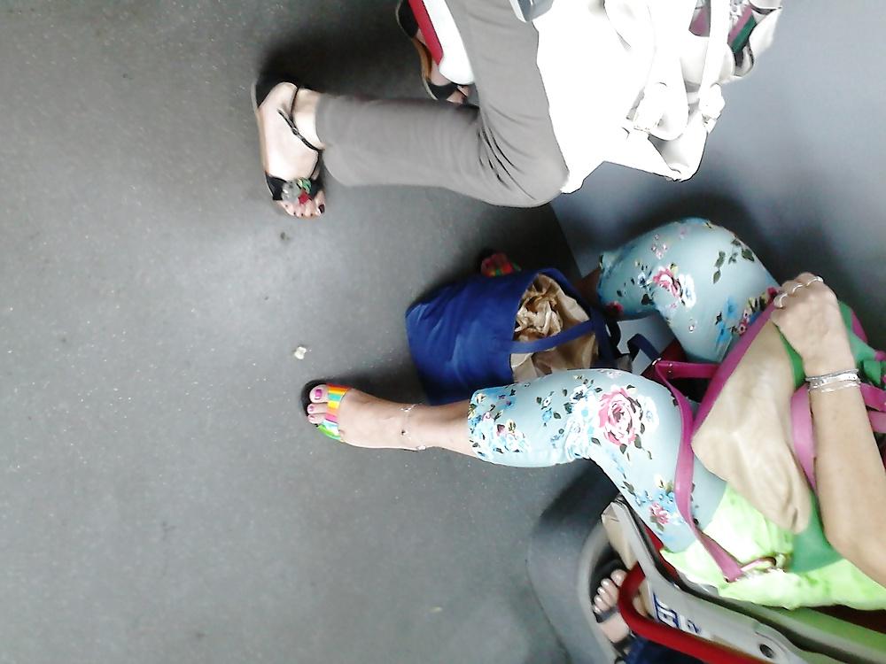 25P Feet in bus