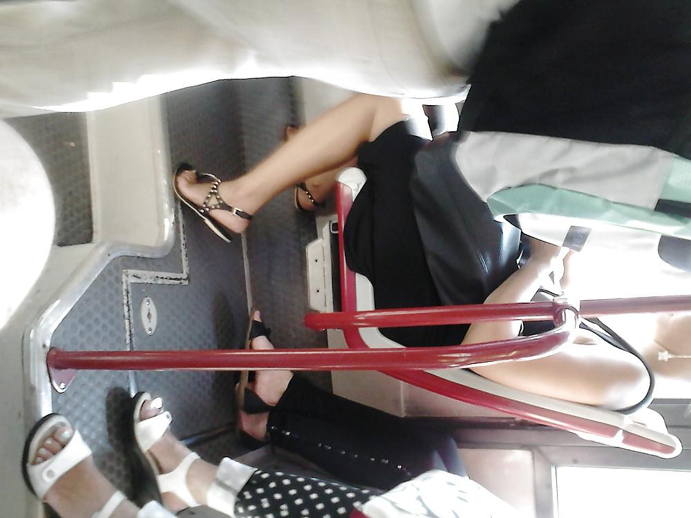 25P Feet in bus