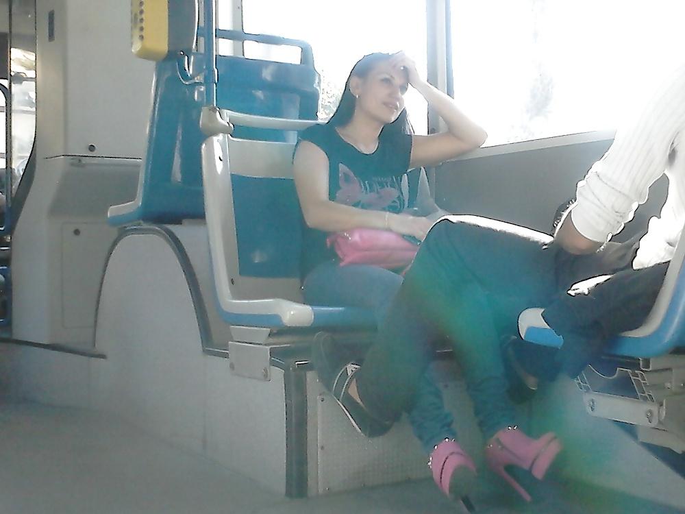 25P Feet in bus