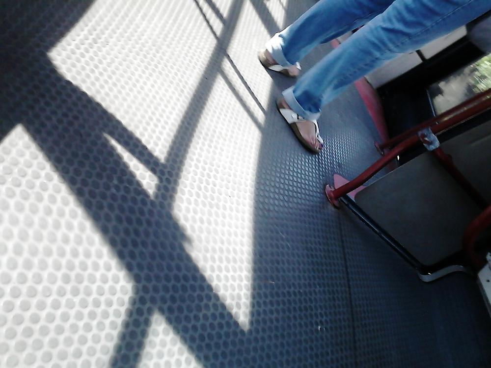 25P Feet in bus