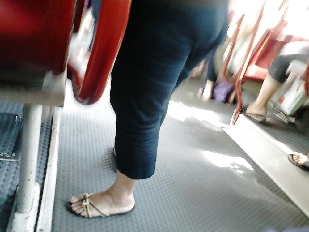 25P Feet in bus