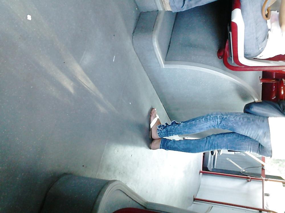25P Feet in bus