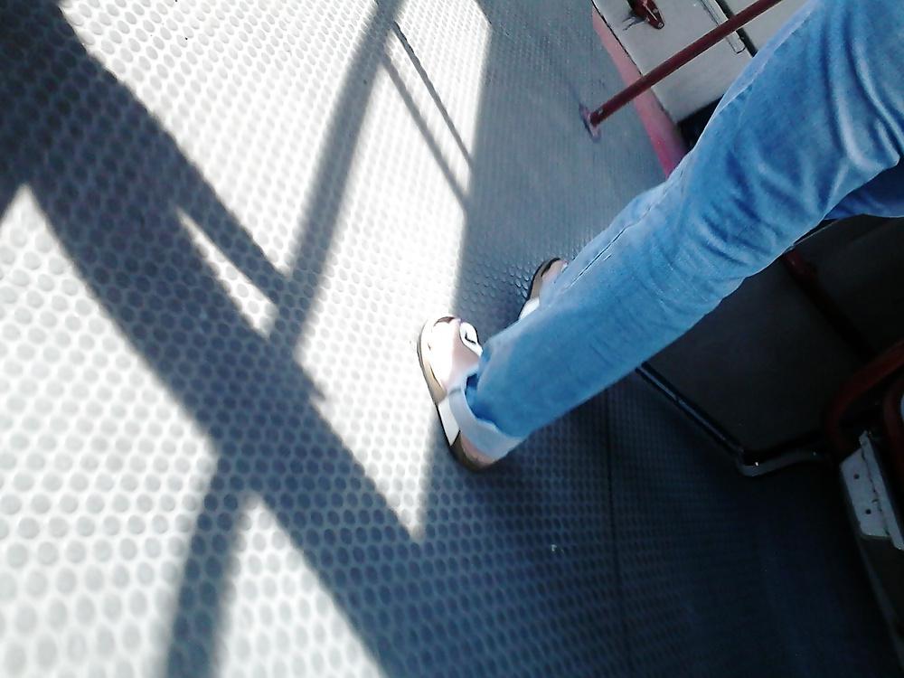 25P Feet in bus
