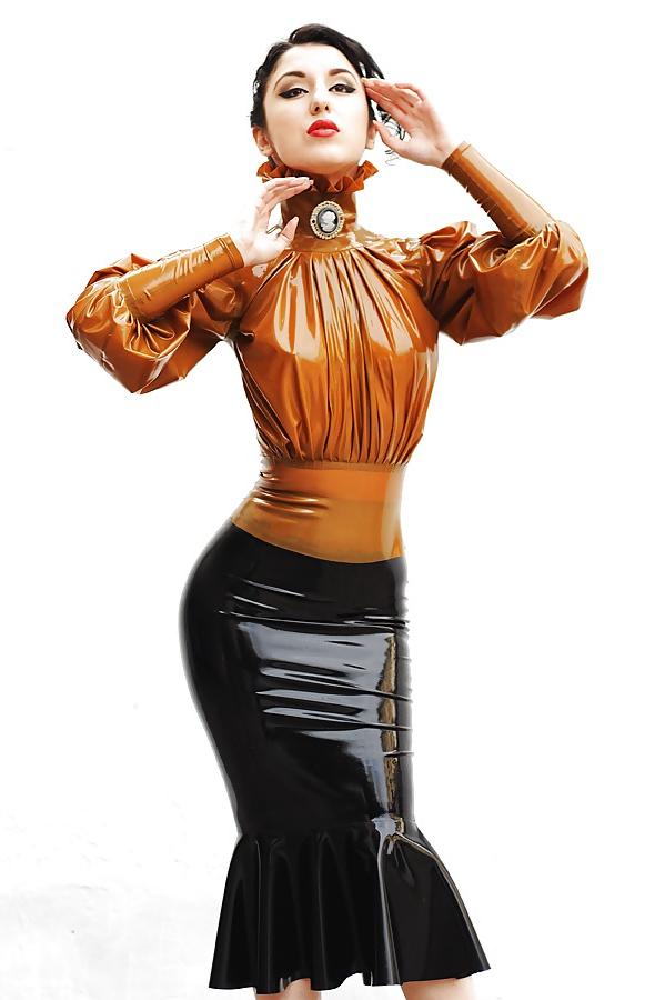 10P Latex outside