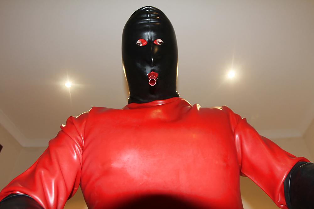 9P Red Latex