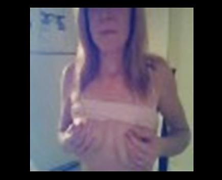 25P Real Amateurs On Webcam 27