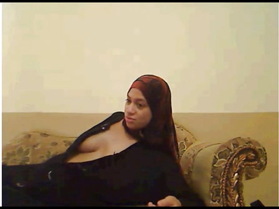 11P Arab girl on cam