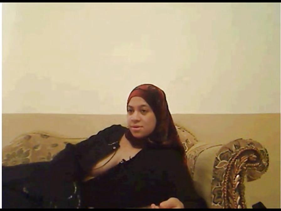 11P Arab girl on cam