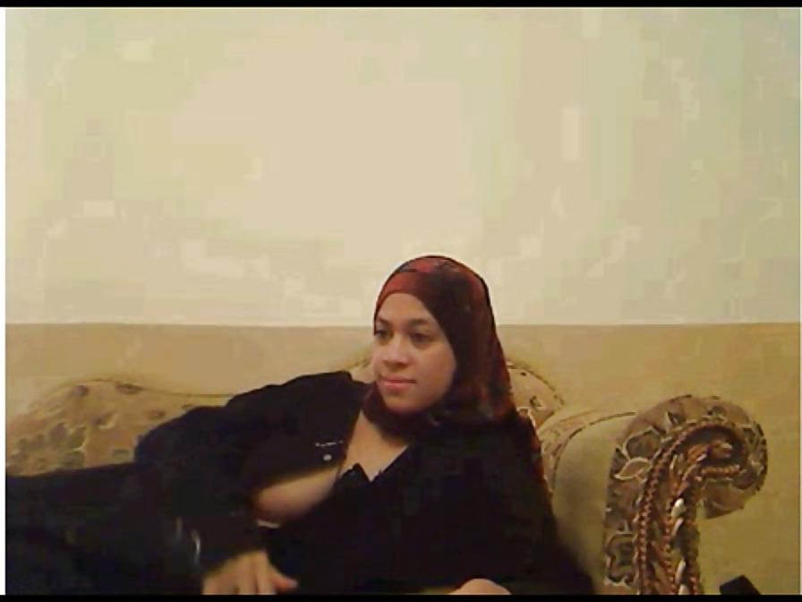 11P Arab girl on cam