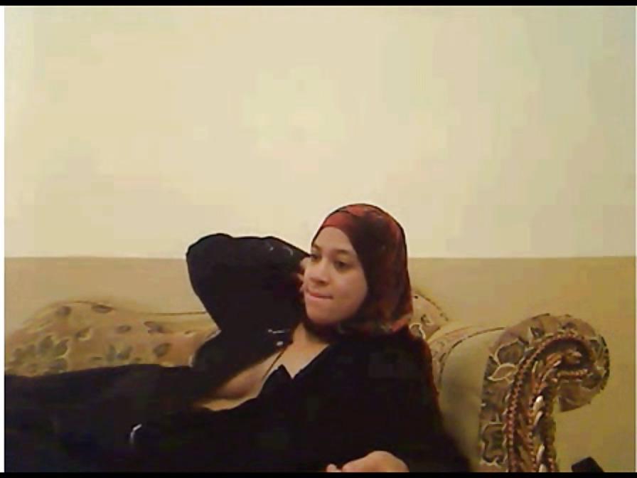 11P Arab girl on cam