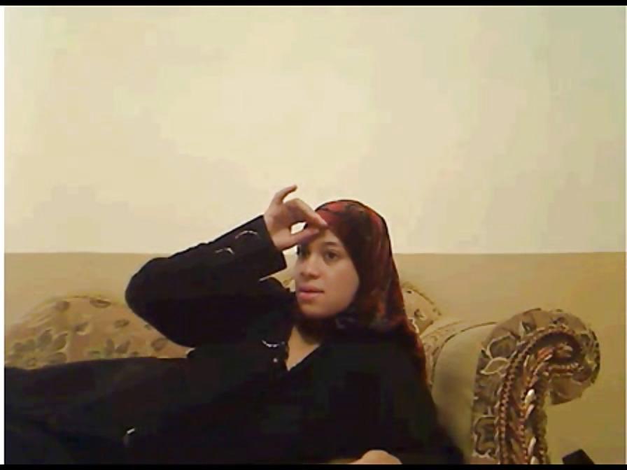 11P Arab girl on cam
