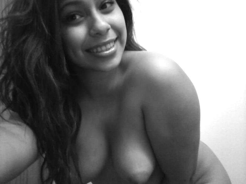 10P Chubby Latina Milf